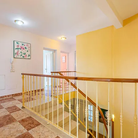 Pass The Keys With Garden And Private Swimming Pool *