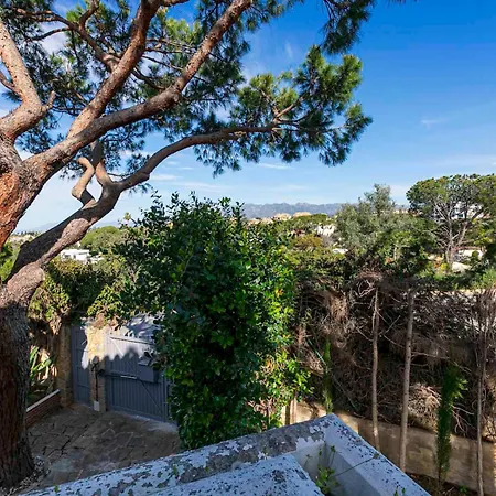 Pass The Keys With Garden And Private Swimming Pool