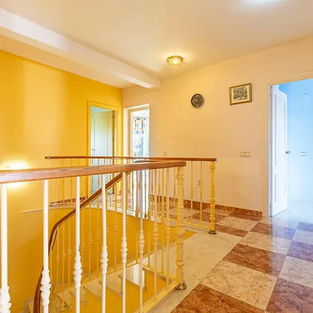 Pass The Keys With Garden And Private Swimming Pool Holiday home Marbella