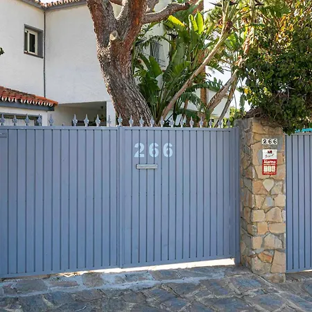 Pass The Keys With Garden And Private Swimming Pool *