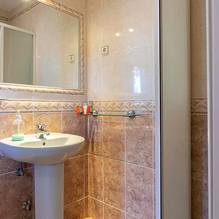 Holiday home Pass The Keys With Garden And Private Swimming Pool *