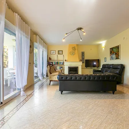 Pass The Keys With Garden And Private Swimming Pool Holiday home Marbella