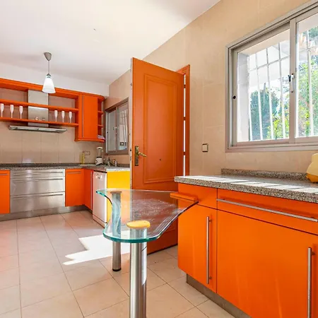 Pass The Keys With Garden And Private Swimming Pool